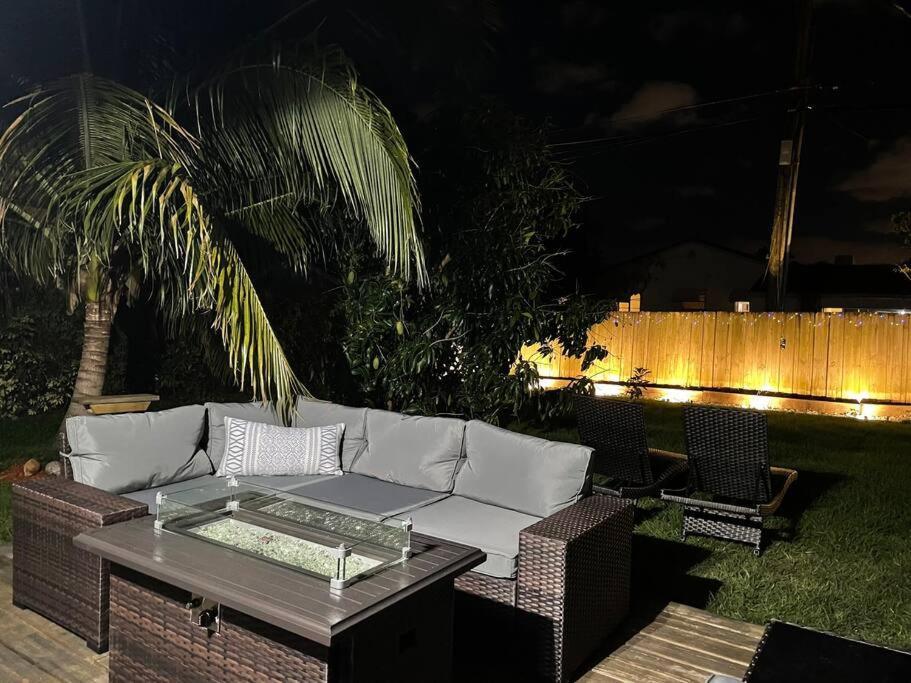 Hot Tub, Tiki Bar, Outdoor Shower, Near Intercoastal Waterway! West Palm Beach Exteriér fotografie